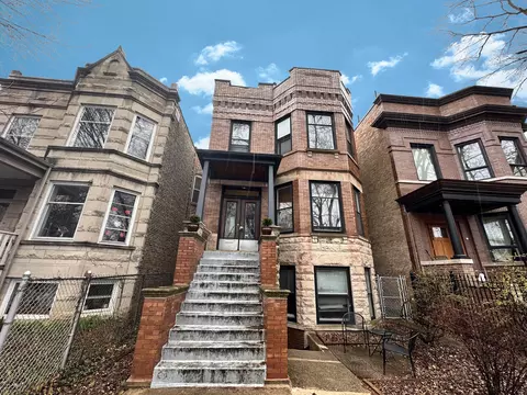 2637 N Whipple St, Chicago, IL 60647