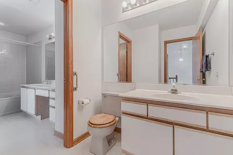 Bath - 6064 Par Ct, Gurnee, IL 60031 photo 1 of 2