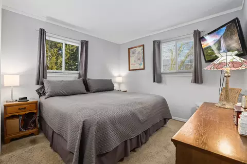 Bedroom - 712 S Wayne Pl, Wheeling, IL 60090 photo 1 of 4