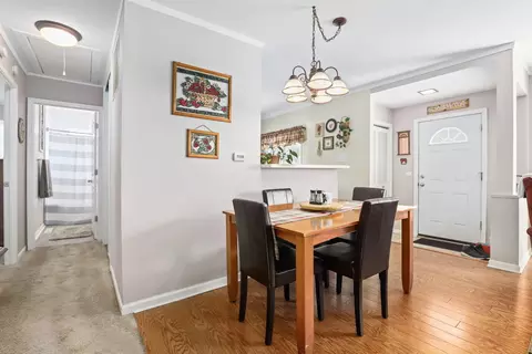 Dining - 712 S Wayne Pl, Wheeling, IL 60090 photo 2 of 2