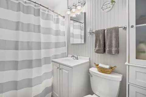 Bath - 712 S Wayne Pl, Wheeling, IL 60090 photo 1 of 2