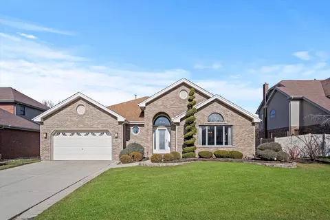 1660 Tower Hill Dr, Woodridge, IL 60517