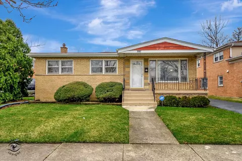 3028 Magnolia Plz, South Chicago Heights, IL 60411