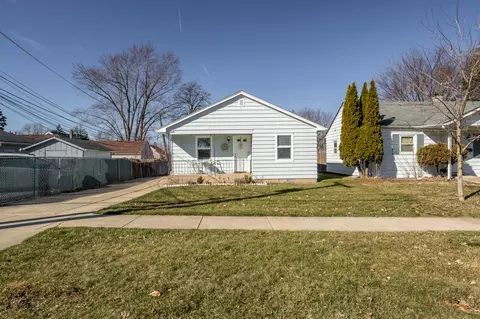 814 Sheridan Ave, Aurora, IL 60505