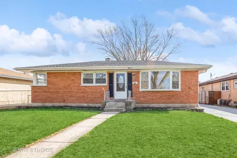 807 N Lincoln St, Addison, IL 60101