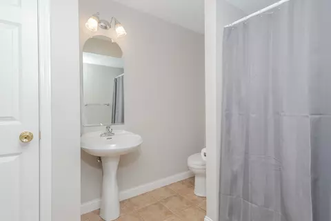 Bath - 49 Pebblebrook Ct, Bloomington, IL 61705 photo 7 of 8