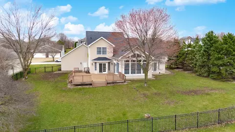 Exterior - 49 Pebblebrook Ct, Bloomington, IL 61705 photo 6 of 15
