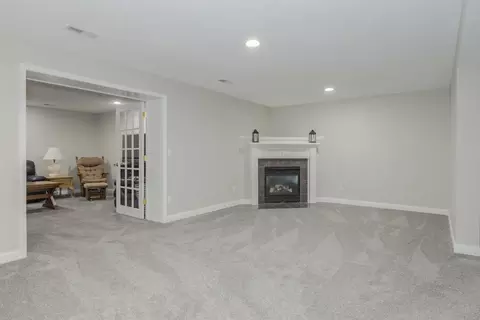 Living - 49 Pebblebrook Ct, Bloomington, IL 61705 photo 9 of 11