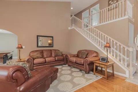Living - 49 Pebblebrook Ct, Bloomington, IL 61705 photo 3 of 11