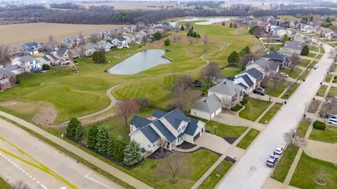 View/Area - 49 Pebblebrook Ct, Bloomington, IL 61705 photo 3 of 7