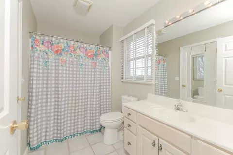 Bath - 49 Pebblebrook Ct, Bloomington, IL 61705 photo 6 of 8