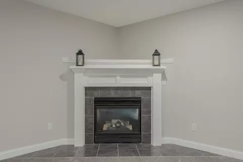 Living - 49 Pebblebrook Ct, Bloomington, IL 61705 photo 11 of 11