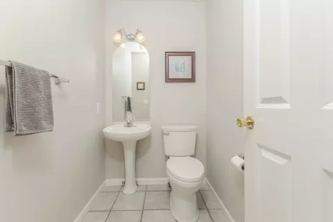 Bath - 49 Pebblebrook Ct, Bloomington, IL 61705 photo 1 of 8