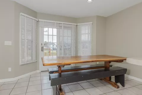 Dining - 49 Pebblebrook Ct, Bloomington, IL 61705 photo 4 of 4