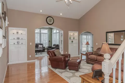 Living - 49 Pebblebrook Ct, Bloomington, IL 61705 photo 1 of 11