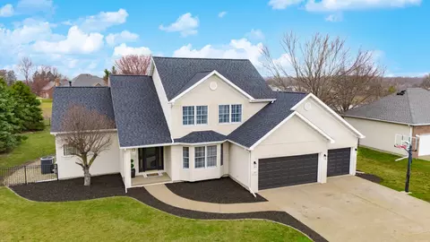 Exterior - 49 Pebblebrook Ct, Bloomington, IL 61705 photo 4 of 15