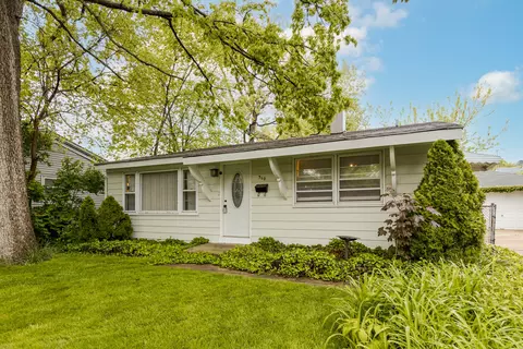360 Tee Ln, Carpentersville, IL 60110