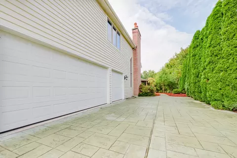Exterior - 920 Auburn Ln, Bartlett, IL 60103 photo 6 of 14