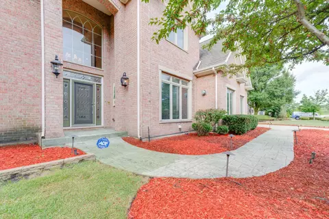 Exterior - 920 Auburn Ln, Bartlett, IL 60103 photo 5 of 14
