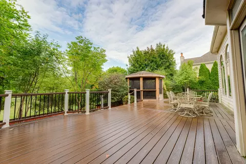 Exterior - 920 Auburn Ln, Bartlett, IL 60103 photo 9 of 14