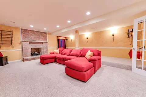 Living - 920 Auburn Ln, Bartlett, IL 60103 photo 10 of 10