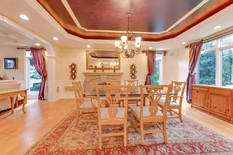 Dining - 920 Auburn Ln, Bartlett, IL 60103 photo 4 of 5
