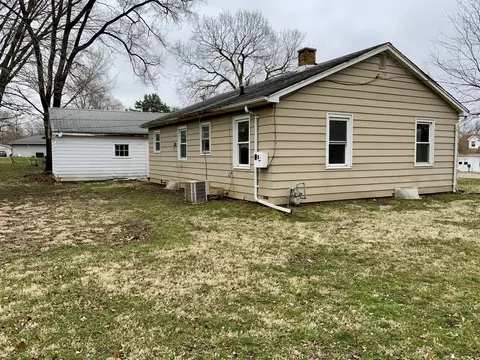 1115 Front St, Henry, IL 61537 photo 3