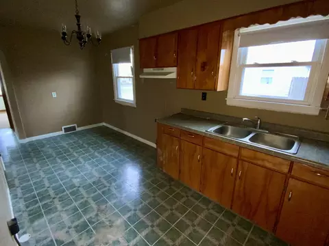 1115 Front St, Henry, IL 61537 photo 4