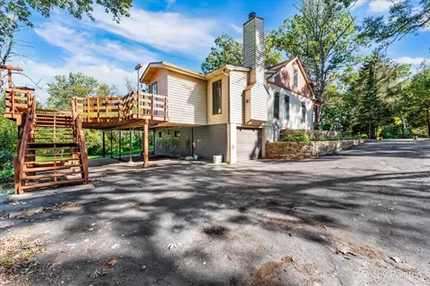 Exterior - 322 W Dowell Rd, Mchenry, IL 60051 photo 11 of 14