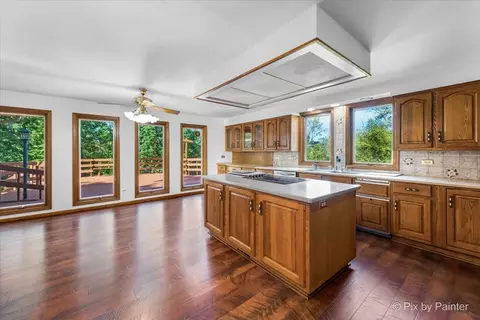 Kitchen - 322 W Dowell Rd, Mchenry, IL 60051 photo 1 of 4