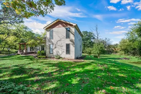 Exterior - 322 W Dowell Rd, Mchenry, IL 60051 photo 6 of 14