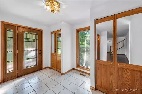 Entry Way - 322 W Dowell Rd, Mchenry, IL 60051 photo 1 of 1