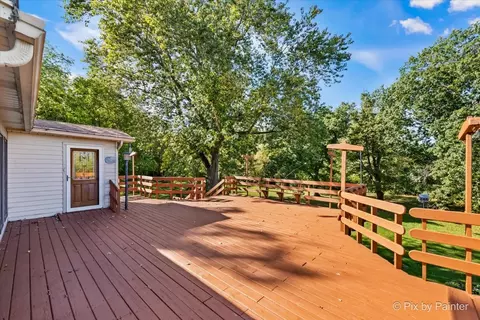 Exterior - 322 W Dowell Rd, Mchenry, IL 60051 photo 13 of 14