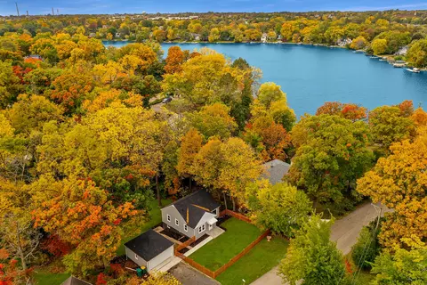 21327 W Shady Ln, Lake Zurich, IL 60047
