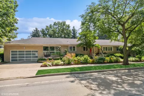 2921 Sheridan Rd, Evanston, IL 60201