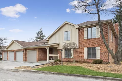 110 Golf View Ln #B, Frankfort, IL 60423