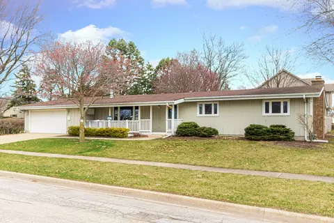 2120 Monticello Dr, Dekalb, IL 60115