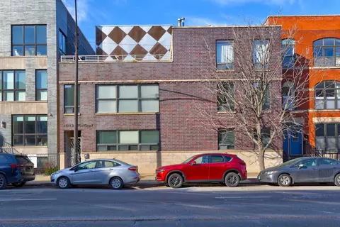 1424 W Grand Ave #1, Chicago, IL 60642