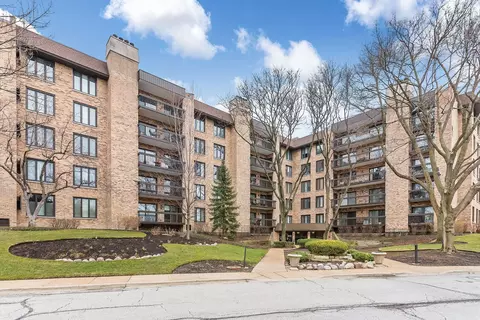 1831 Mission Hills Rd #508, Northbrook, IL 60062