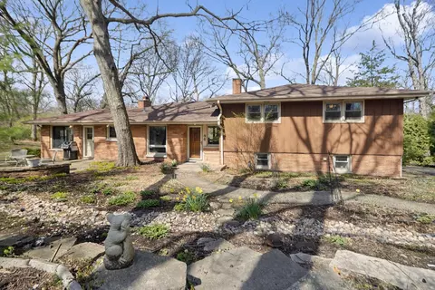 1075 Crescent Blvd, Glen Ellyn, IL 60137