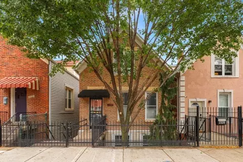 2322 S Hoyne Ave, Chicago, IL 60608