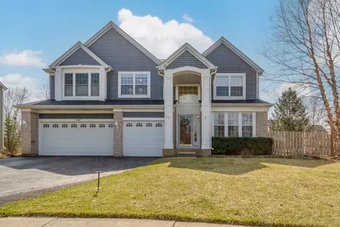 1808 Louisville Ln, Crystal Lake, IL 60014