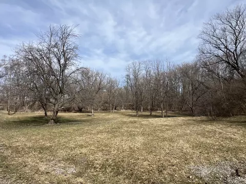 Exterior - 2008 N Ridge Rd, Mchenry, IL 60050 photo 5 of 7