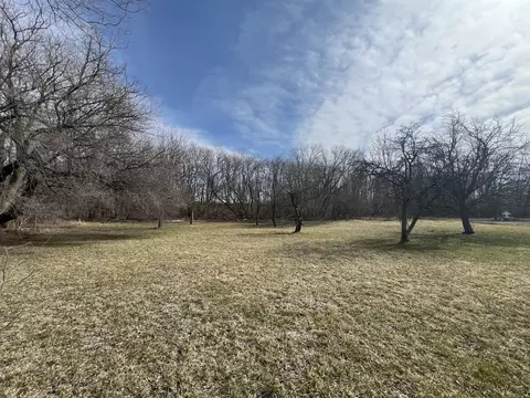 Exterior - 2008 N Ridge Rd, Mchenry, IL 60050 photo 4 of 7