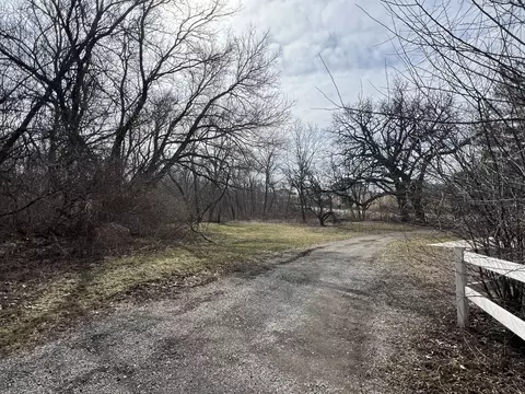 Exterior - 2008 N Ridge Rd, Mchenry, IL 60050 photo 6 of 7