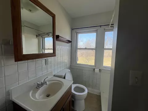 Bath - 2008 N Ridge Rd, Mchenry, IL 60050 photo 2 of 2