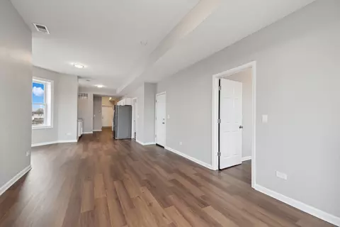 Entry Way - 6122 S Champlain Ave, Chicago, IL 60637 photo 1 of 5