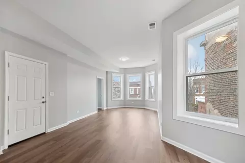 Entry Way - 6122 S Champlain Ave, Chicago, IL 60637 photo 3 of 5