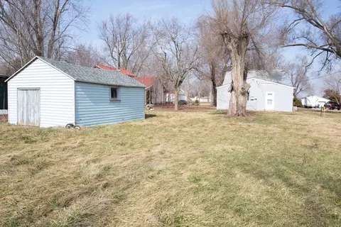 Exterior - 33479 Oak St, Chenoa, IL 61726 photo 4 of 6