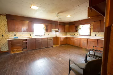 Kitchen - 33479 Oak St, Chenoa, IL 61726 photo 1 of 1